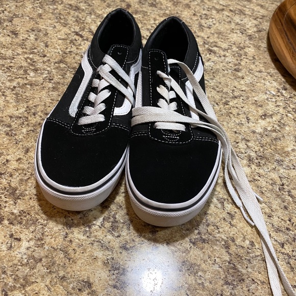 black and white old skool vans size 4